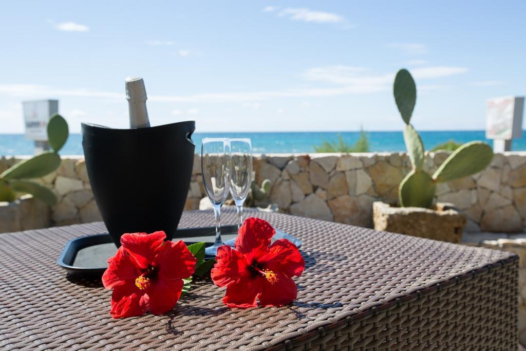 La Giara Resort トッレ・サン・ジョヴァンニ・ウジェント エクステリア 写真