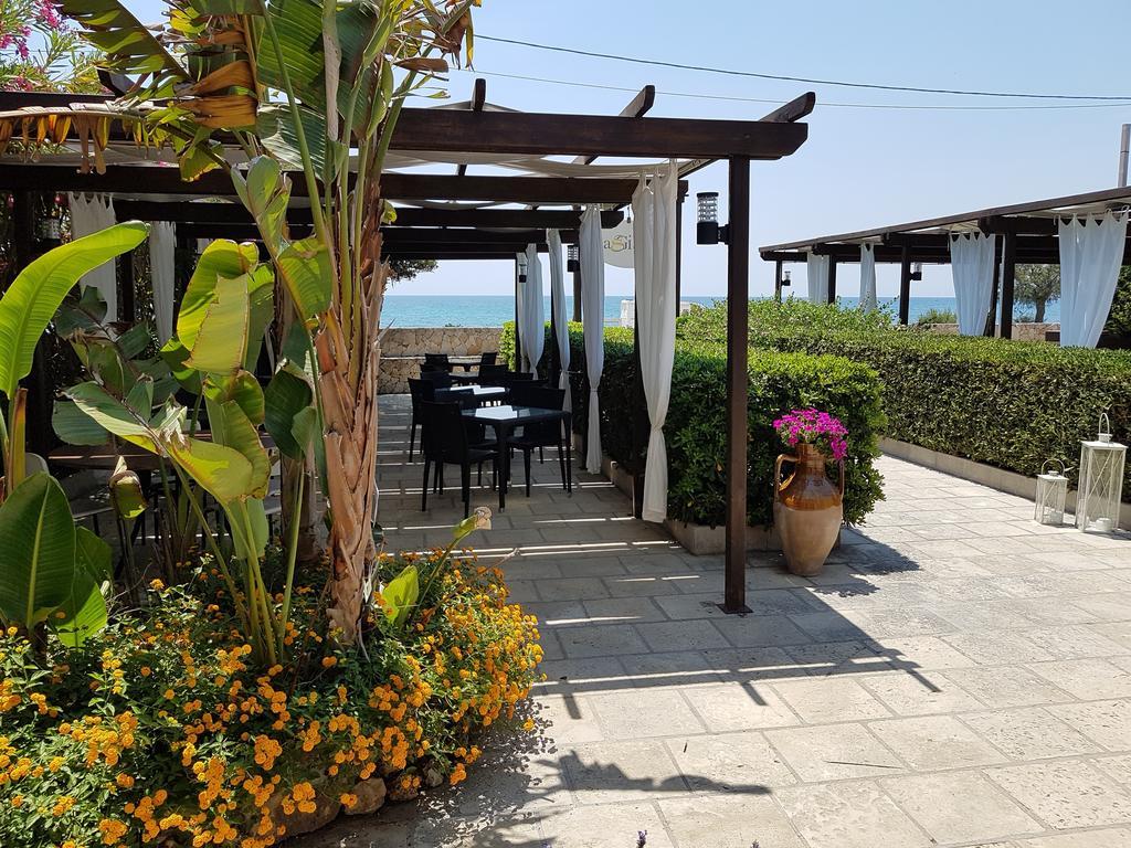 La Giara Resort トッレ・サン・ジョヴァンニ・ウジェント エクステリア 写真