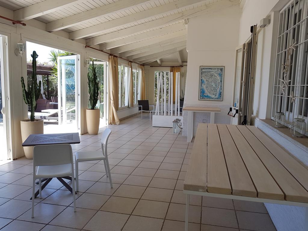 La Giara Resort トッレ・サン・ジョヴァンニ・ウジェント エクステリア 写真