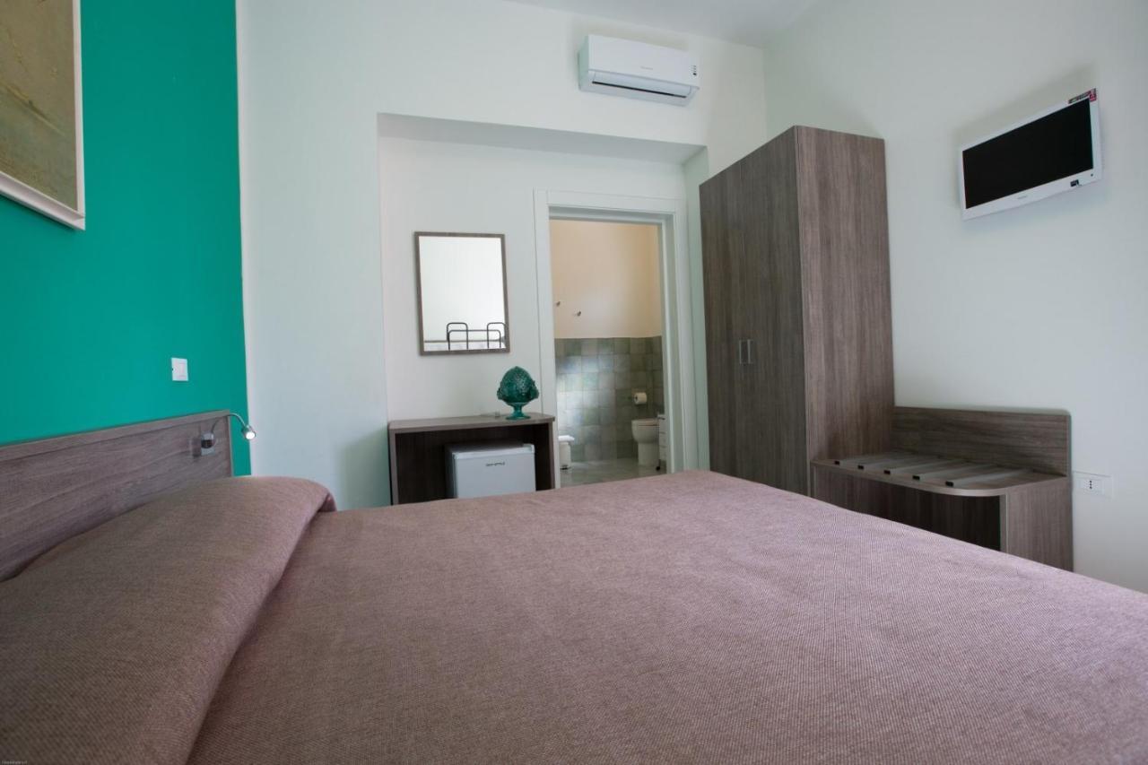 La Giara Resort トッレ・サン・ジョヴァンニ・ウジェント 部屋 写真